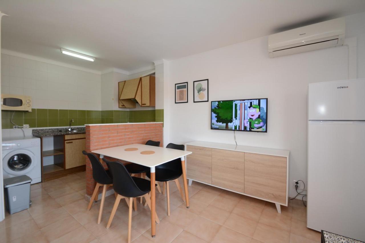 Apartamentos familiares Sa Gavina Gaudí L'Estartit Bagian luar foto