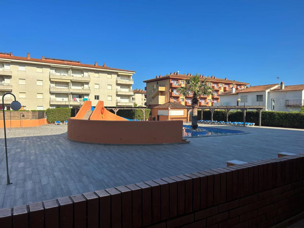 Apartamentos familiares Sa Gavina Gaudí L'Estartit Bagian luar foto