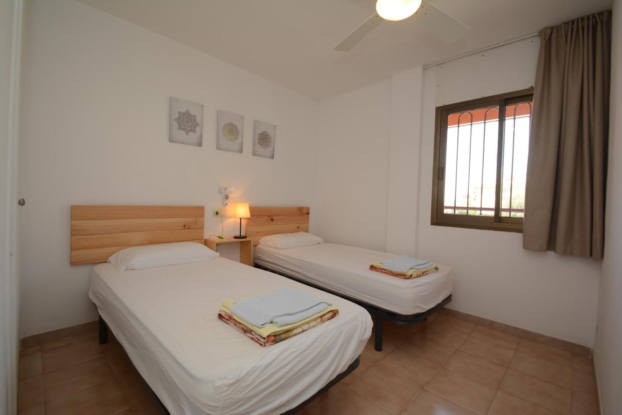 Apartamentos familiares Sa Gavina Gaudí L'Estartit Ruang foto