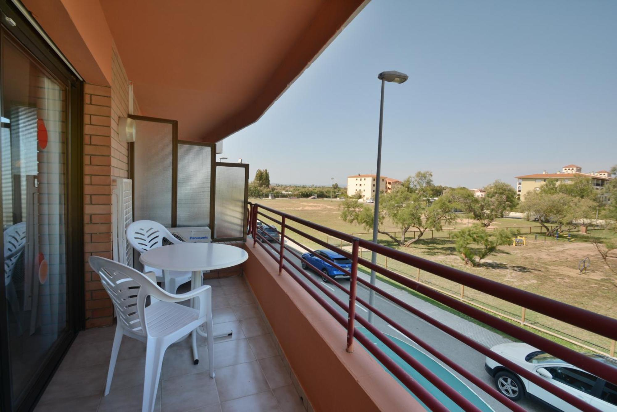 Apartamentos familiares Sa Gavina Gaudí L'Estartit Ruang foto