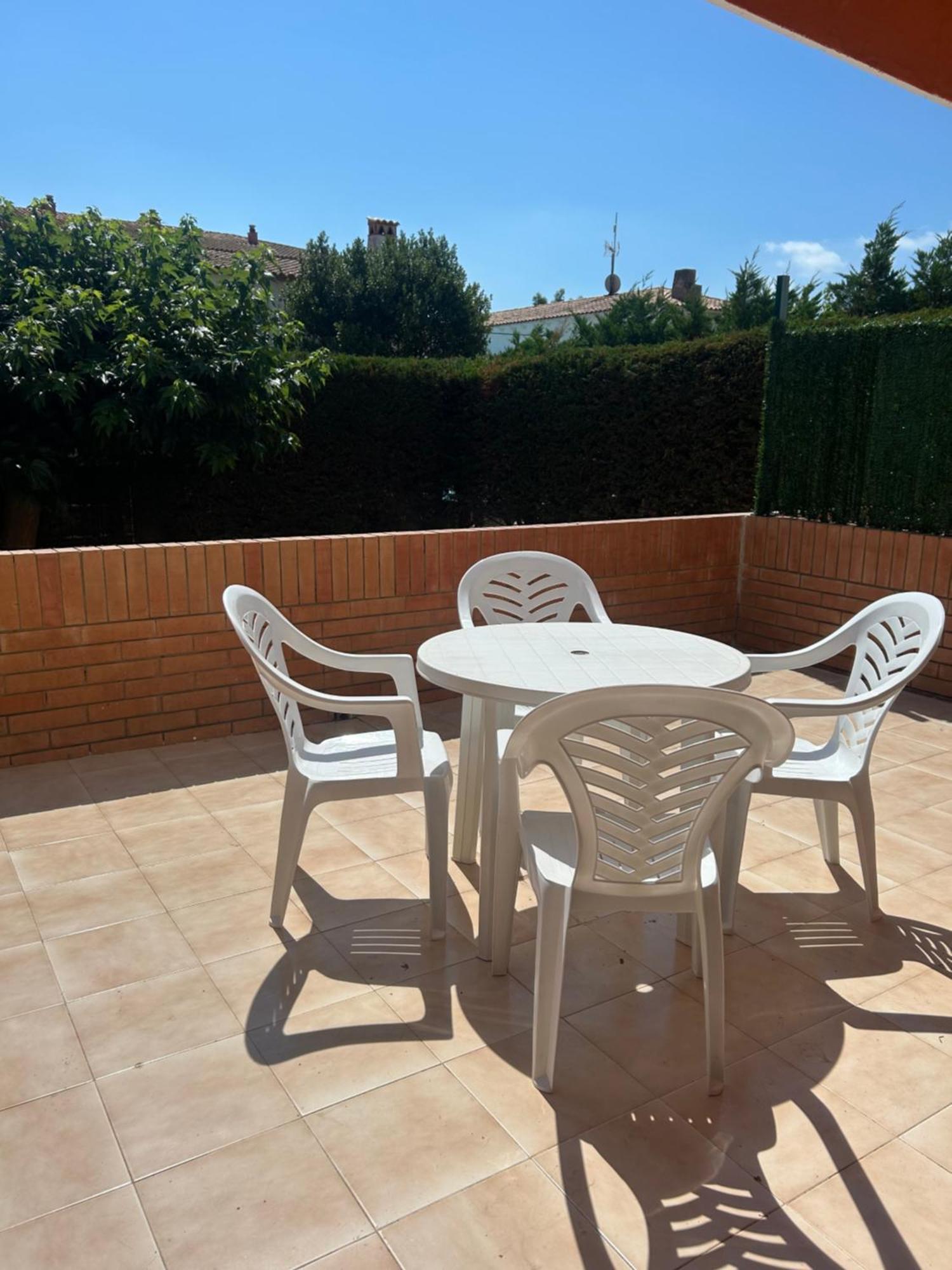 Apartamentos familiares Sa Gavina Gaudí L'Estartit Ruang foto